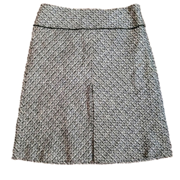 loft black and white, tweed looking skirt. Size 4. EXCELLENT CONDITION! - Picture 1 of 6